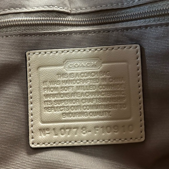 Coach Medium Soho Flap Taupe Beige Leather F10910 EUC - Picture 8 of 17